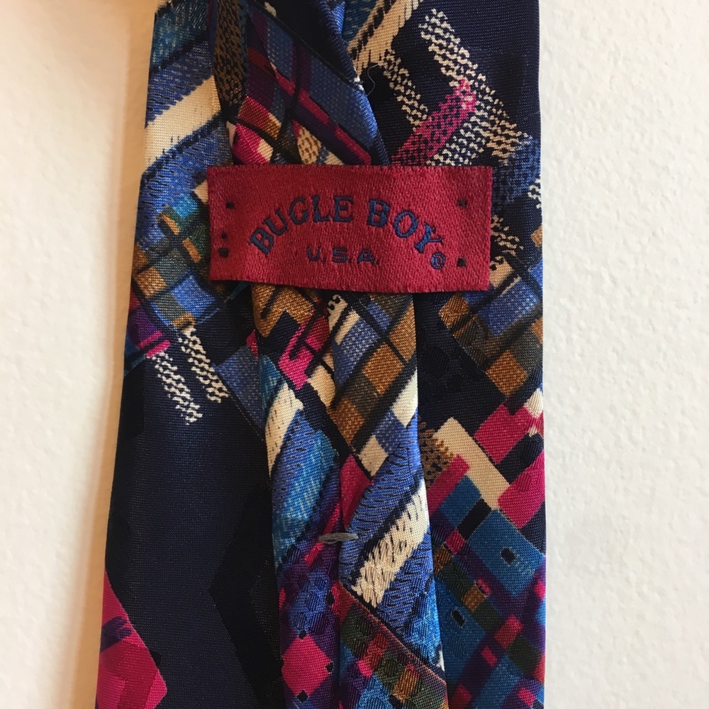 Multicolored tie. - Picture 2 of 3